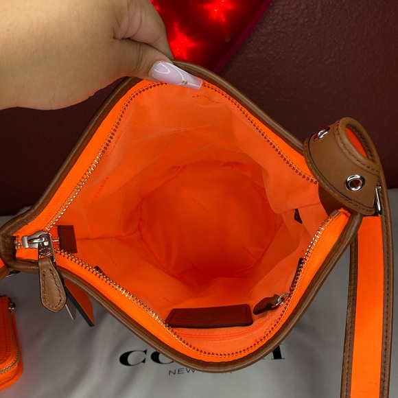 Coach Calf Leather Duffle & Matching Neon Wallet - Picture 10 of 14